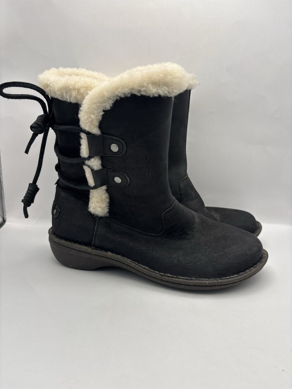 Ugg Akadia Black Leather Boots Women Size 7